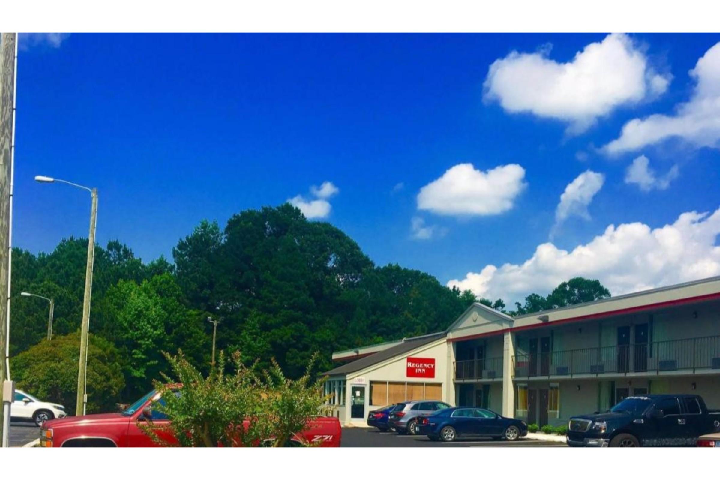 Days Inn And Suites By Wyndham Oxford Exterior photo