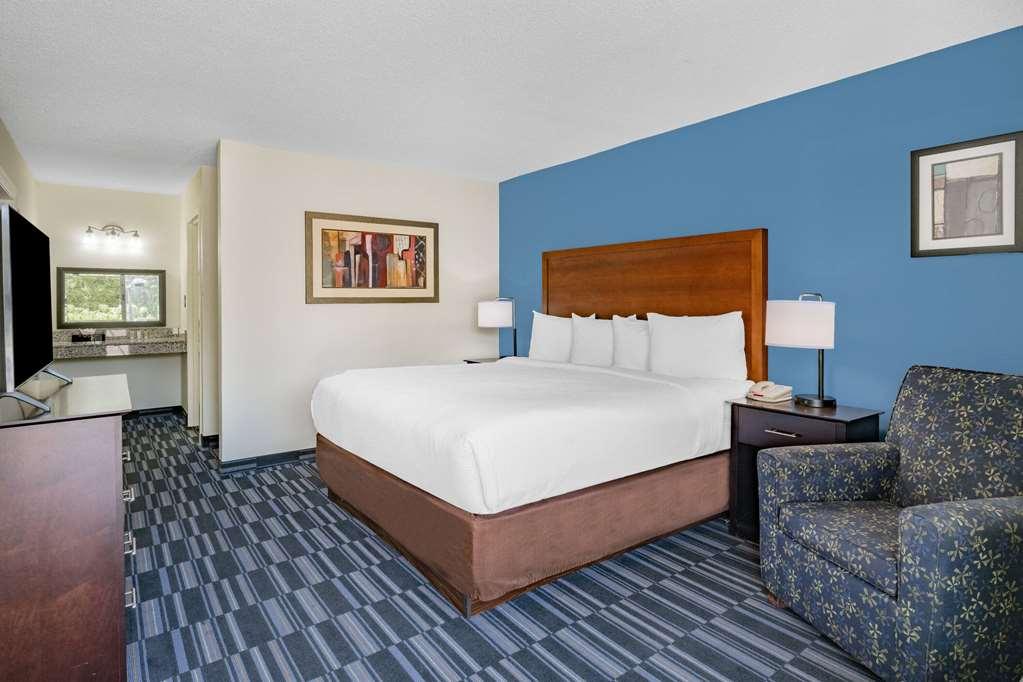 Days Inn And Suites By Wyndham Oxford Room photo